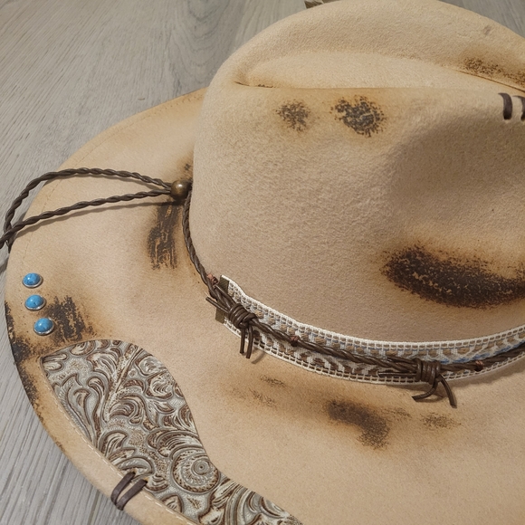 The "Beth Dutton" Rancher - Picture 4 of 8